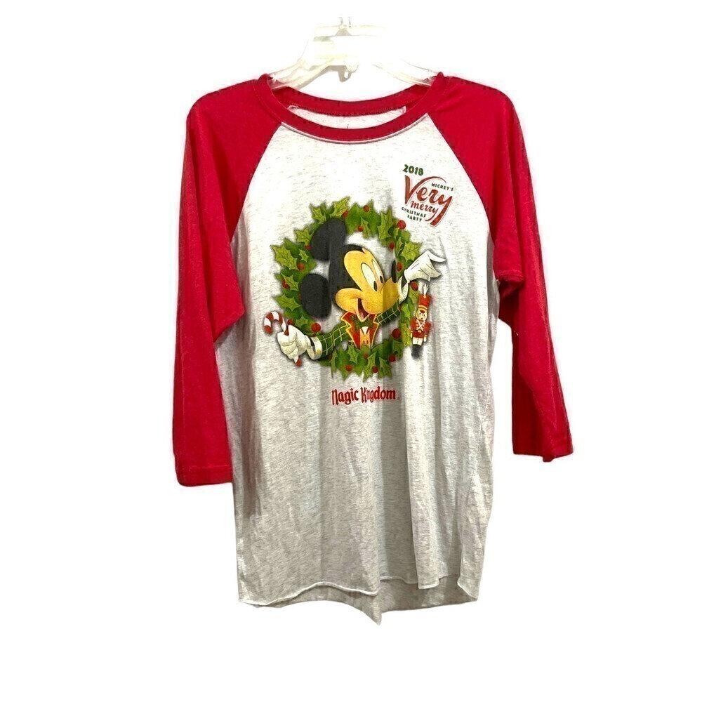 DISNEY Parks 2018 Mickey’s Very Merry Christmas Party T-shirt Size Medium